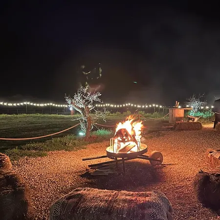 Troja - & Restaurant 4* Shupenze