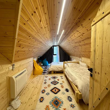 Troja - & Restaurant Отель