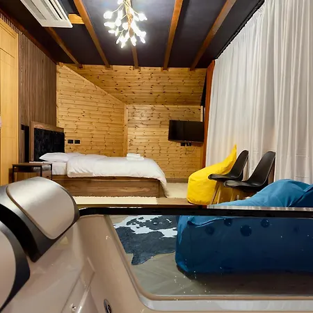 Troja - & Restaurant Shupenze