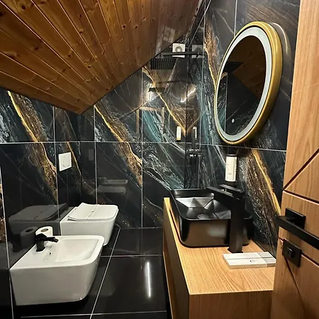 Troja - & Restaurant Отель Shupenze