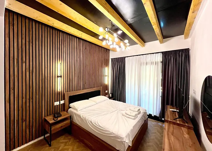 Troja - & Restaurant 4* Shupenze